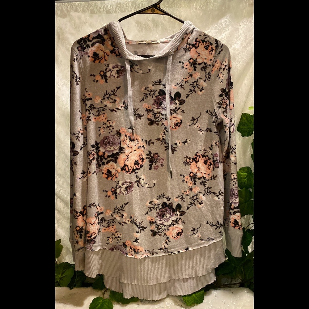 Great oversized fit sweater… nwot